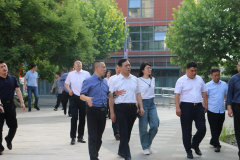 熱烈歡迎縣領(lǐng)導來我公司調(diào)研指導工作
